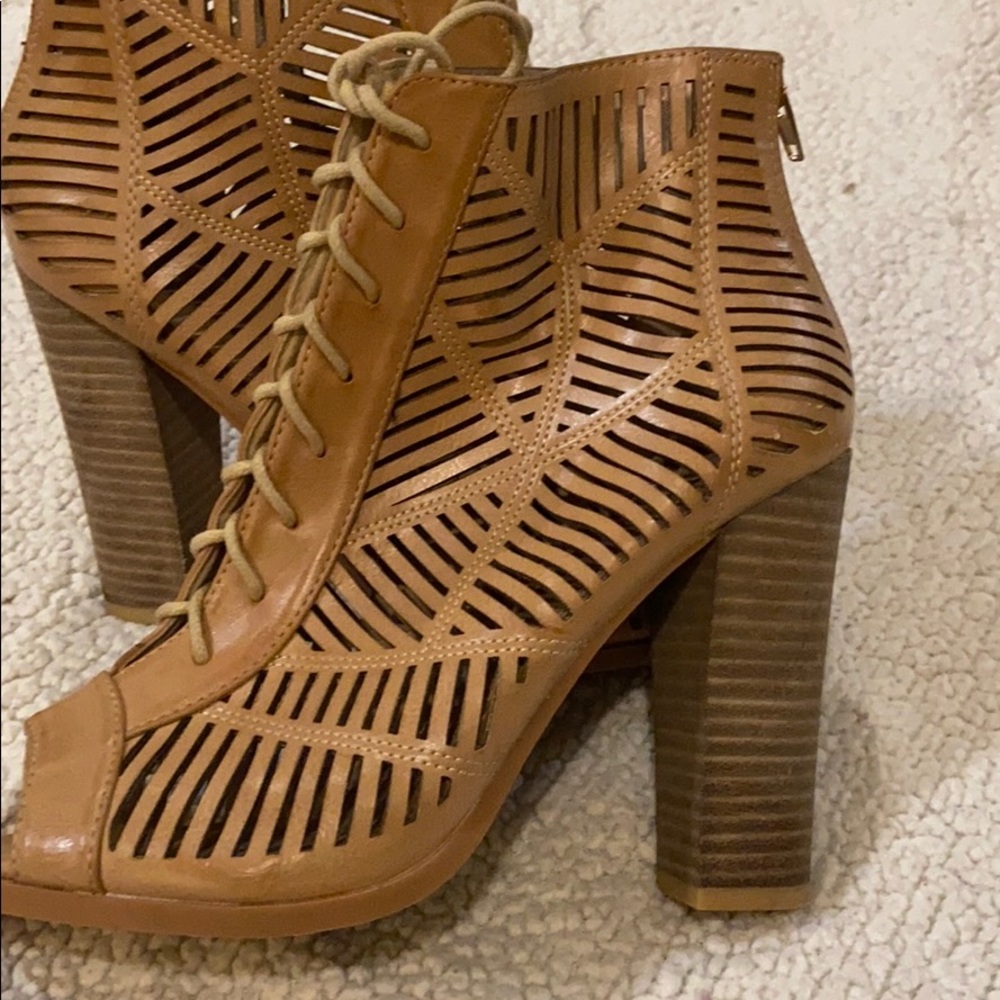 Shoes - Picture 2 of 3